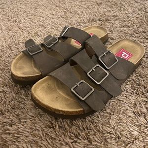 women’s sandles
